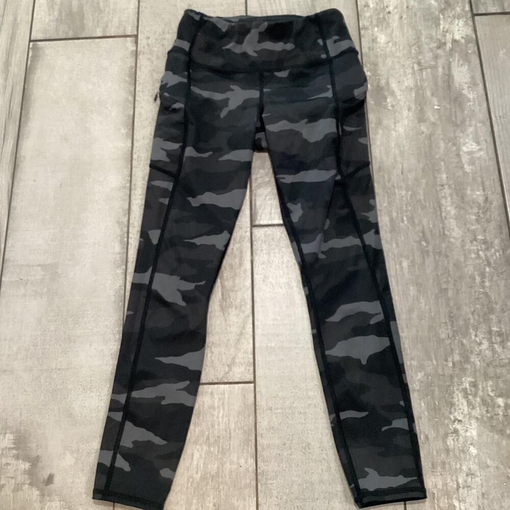Athleta Women's Black and Grey Leggings
